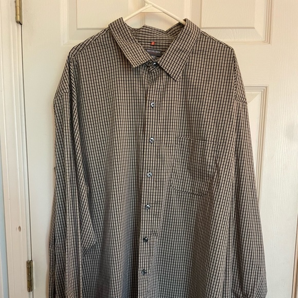Big & Tall Van Heusen Button-Down Shirt - Picture 2 of 3